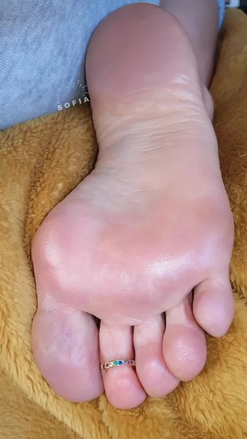 Who's is massaging my feet this weekend?😍