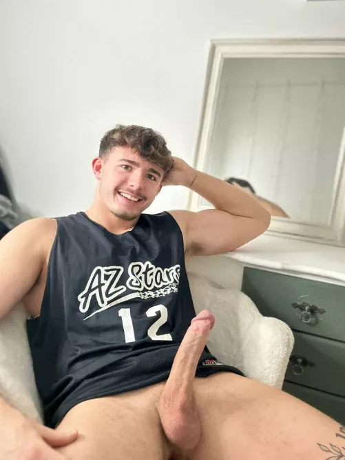 Would you let a 6ft giant breed you??