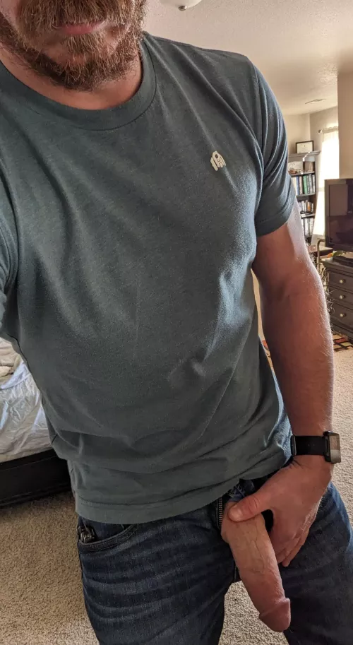 [38] Fuck Tinder. Here's my profile pic....you swiping right on a hung dad?