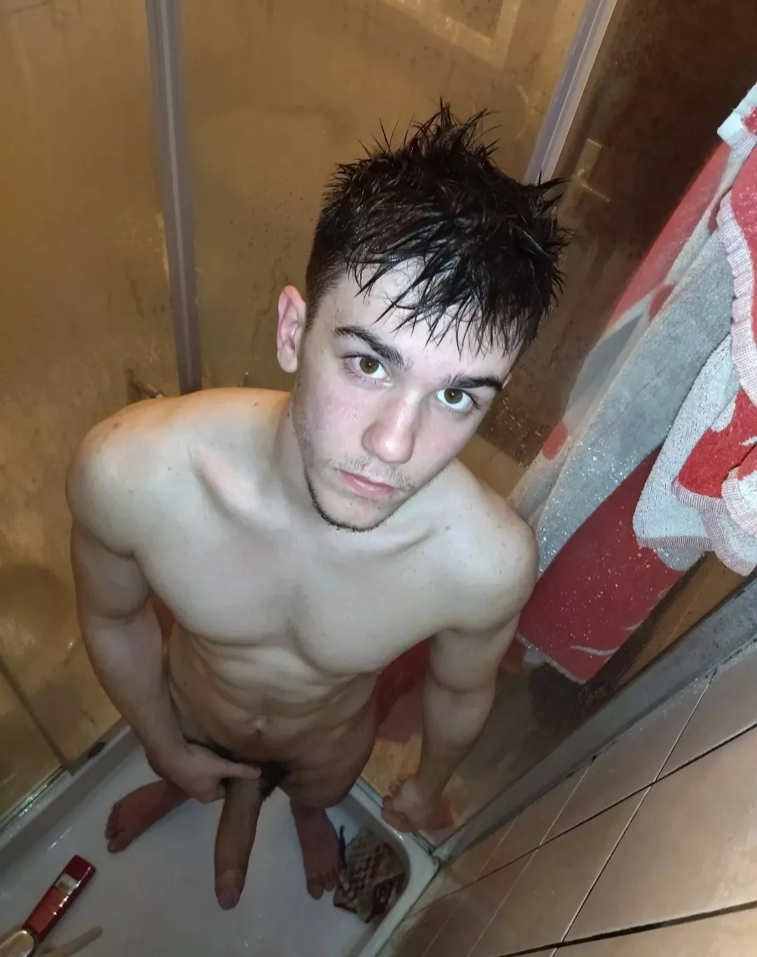 Any twinks wanna have a good time