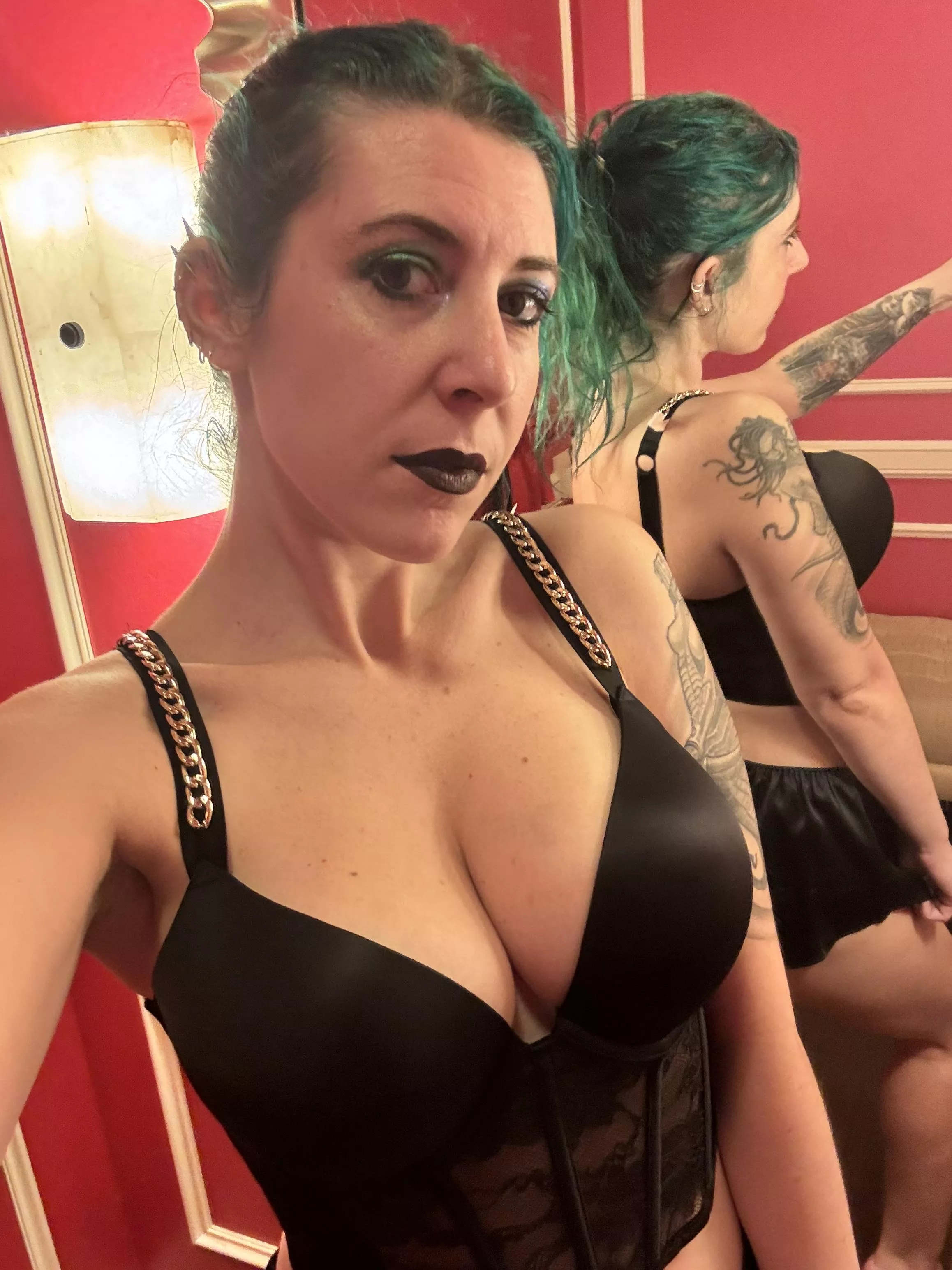 Changing room selfie