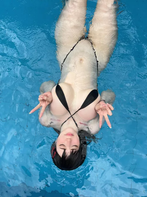 Do you like this swimsuit on me?