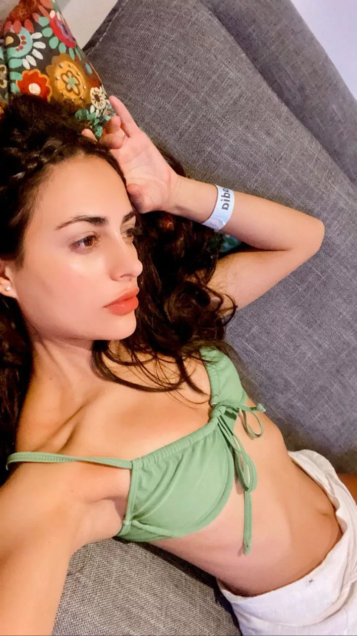 Eat me or I'll eat you. You decide😘