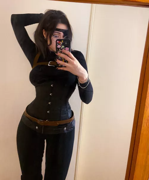 Hange by Nina Merigold