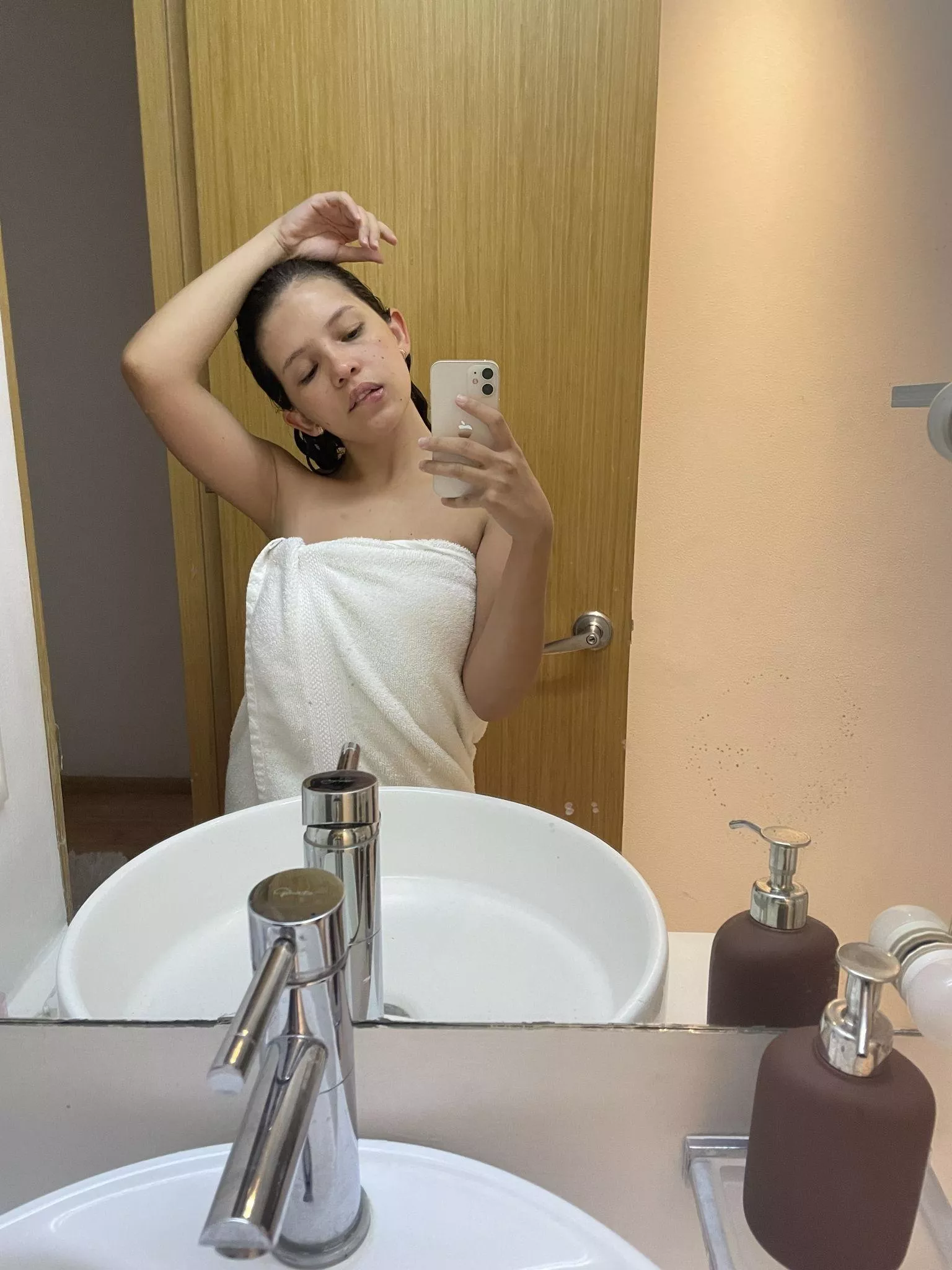 Kiss me or lick my fresh armpits