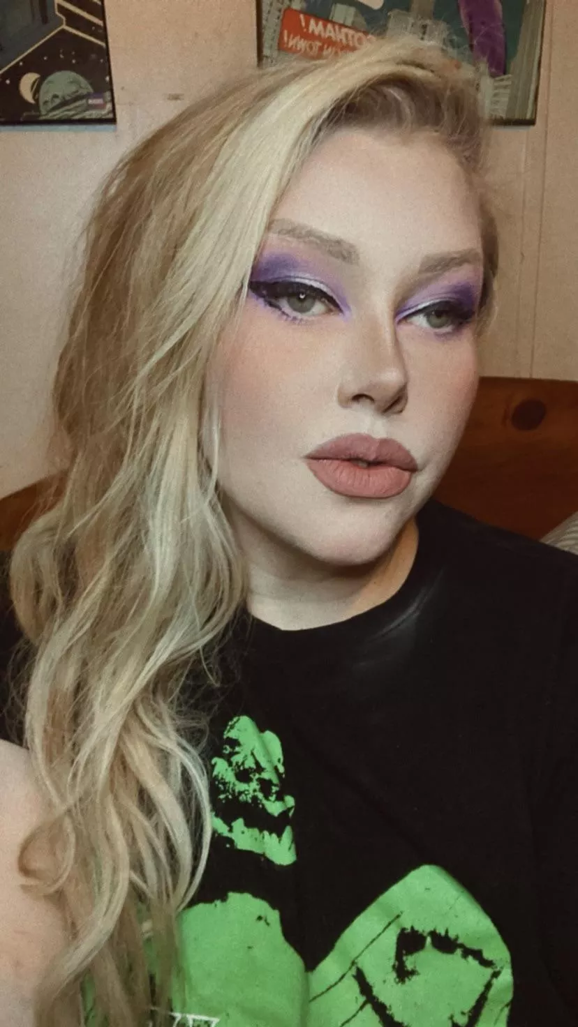 Trying out purple eyeshadow. What do you think??