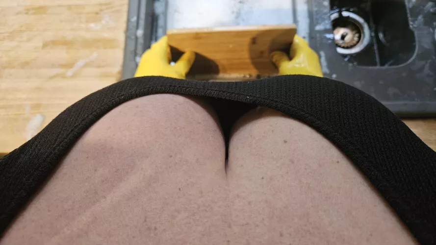 Who wants to help with the dishes?