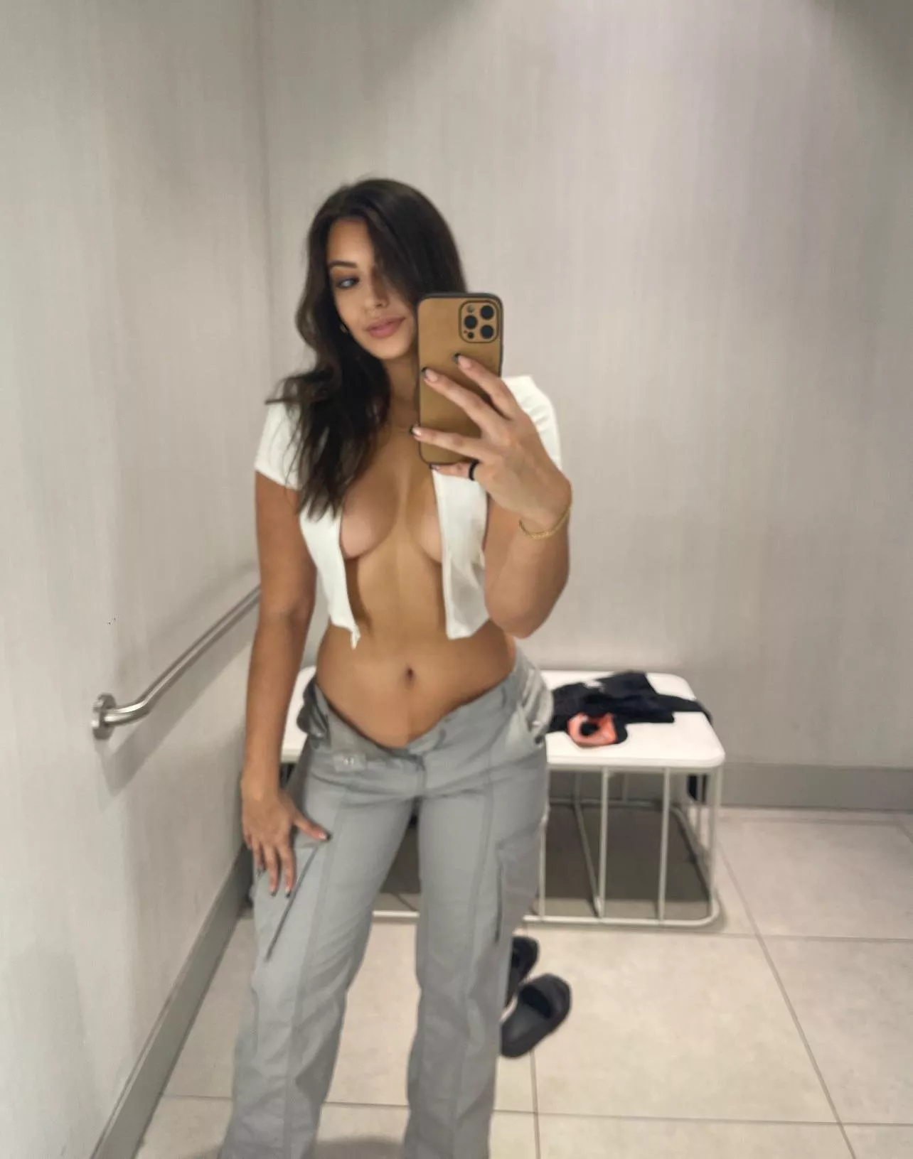 Would you help me in the fitting room?