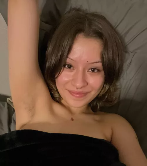 would you lick my stubbly armpit 😋