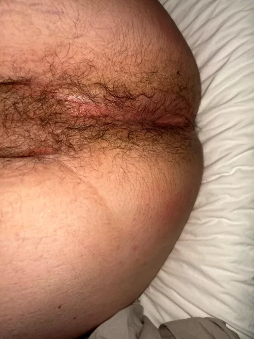 19M need an uncut man to live with and have fun discreet.