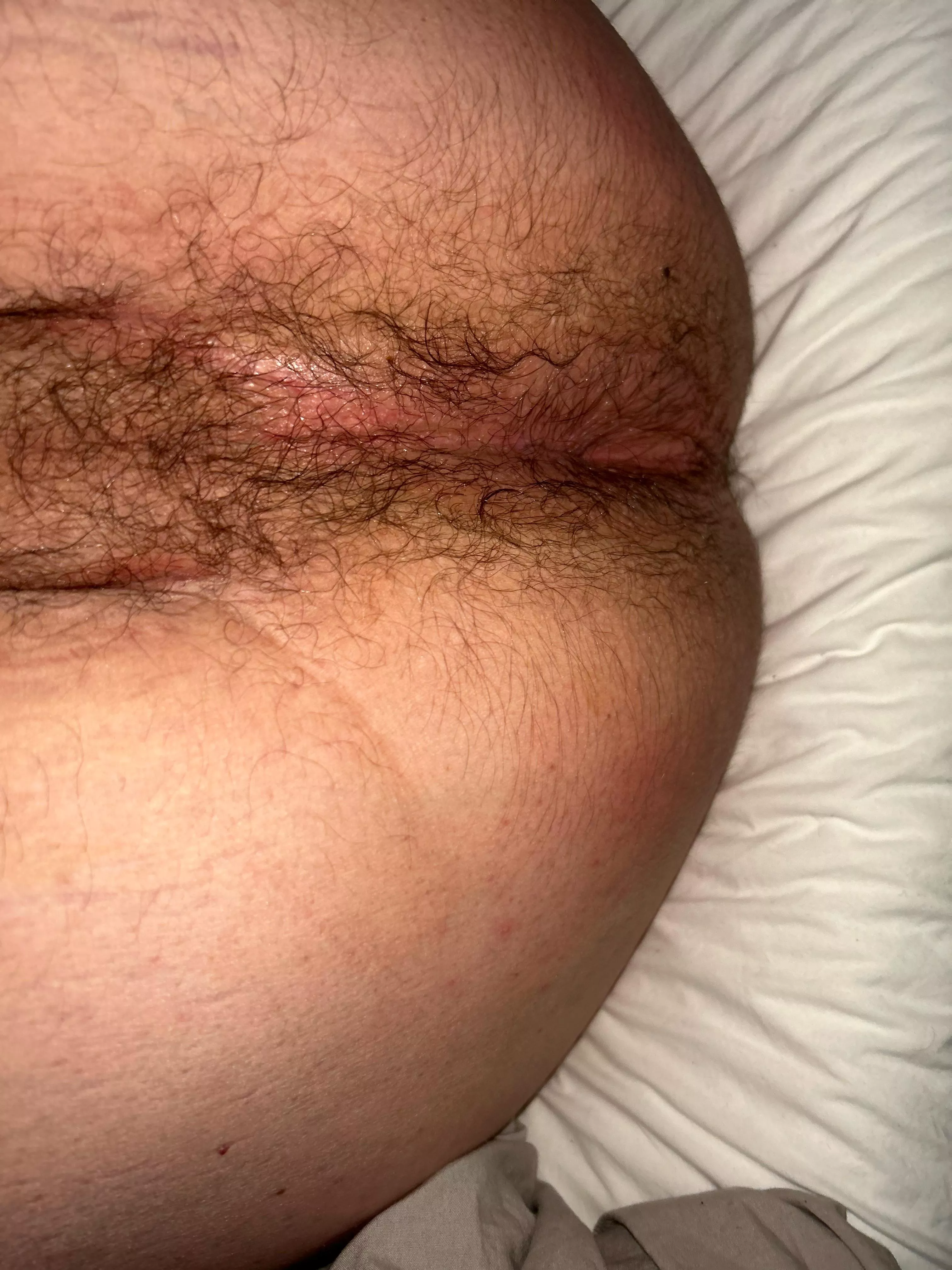 19M need an uncut man to live with and have fun discreet.