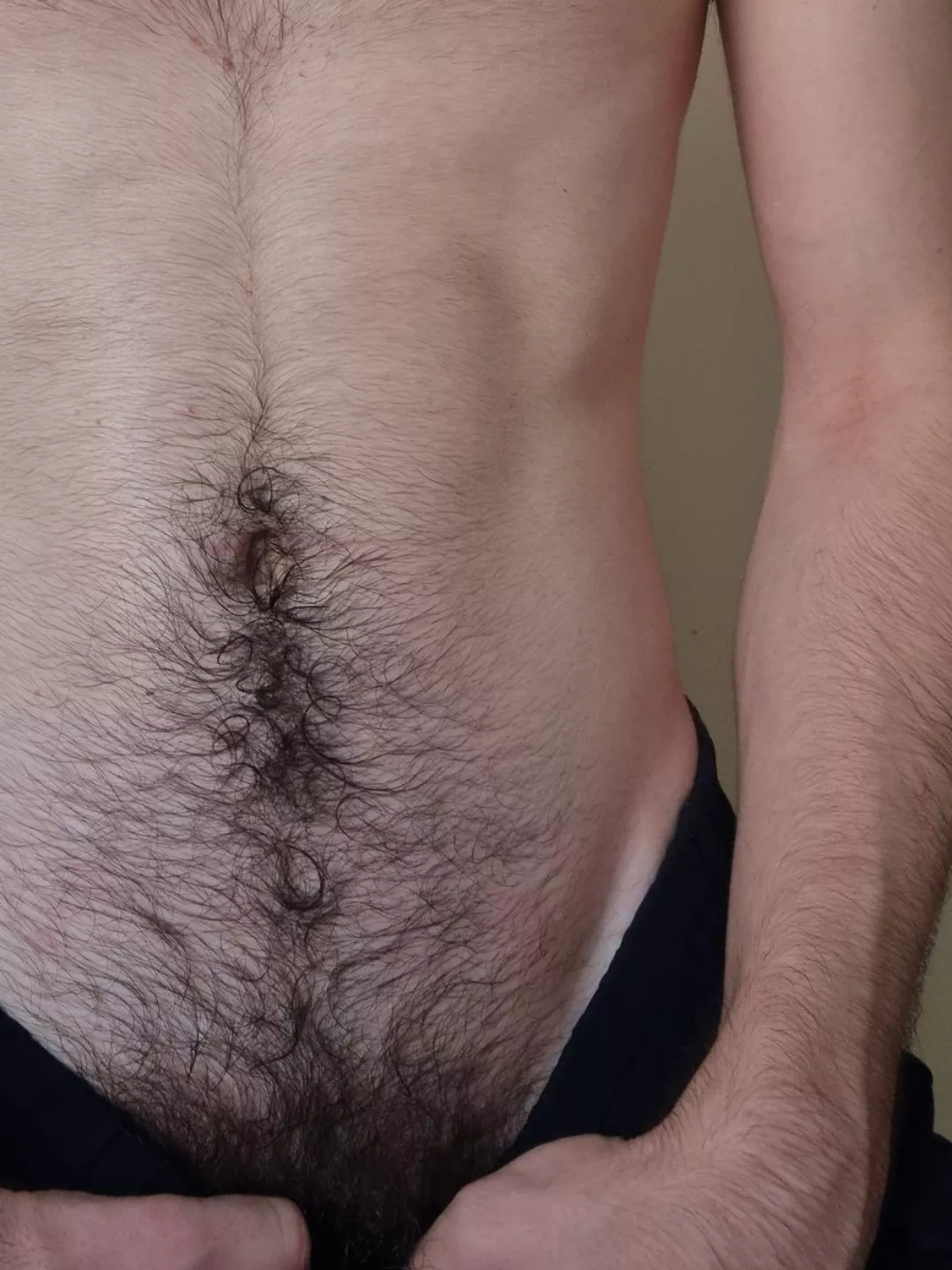 21yo, hairy, slim, vers top. Looking for older hairy bros. Bush+ hairy+ older+ Snap: dbro005