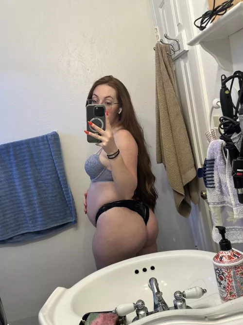 Do I still look good from behind while pregnant??