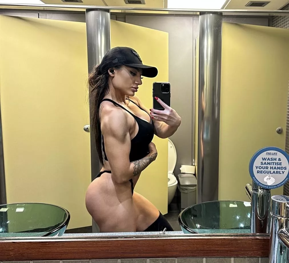 Do you find a girl that can lift more than you attractive?