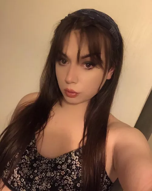 do you think I’m pretty? 🥺