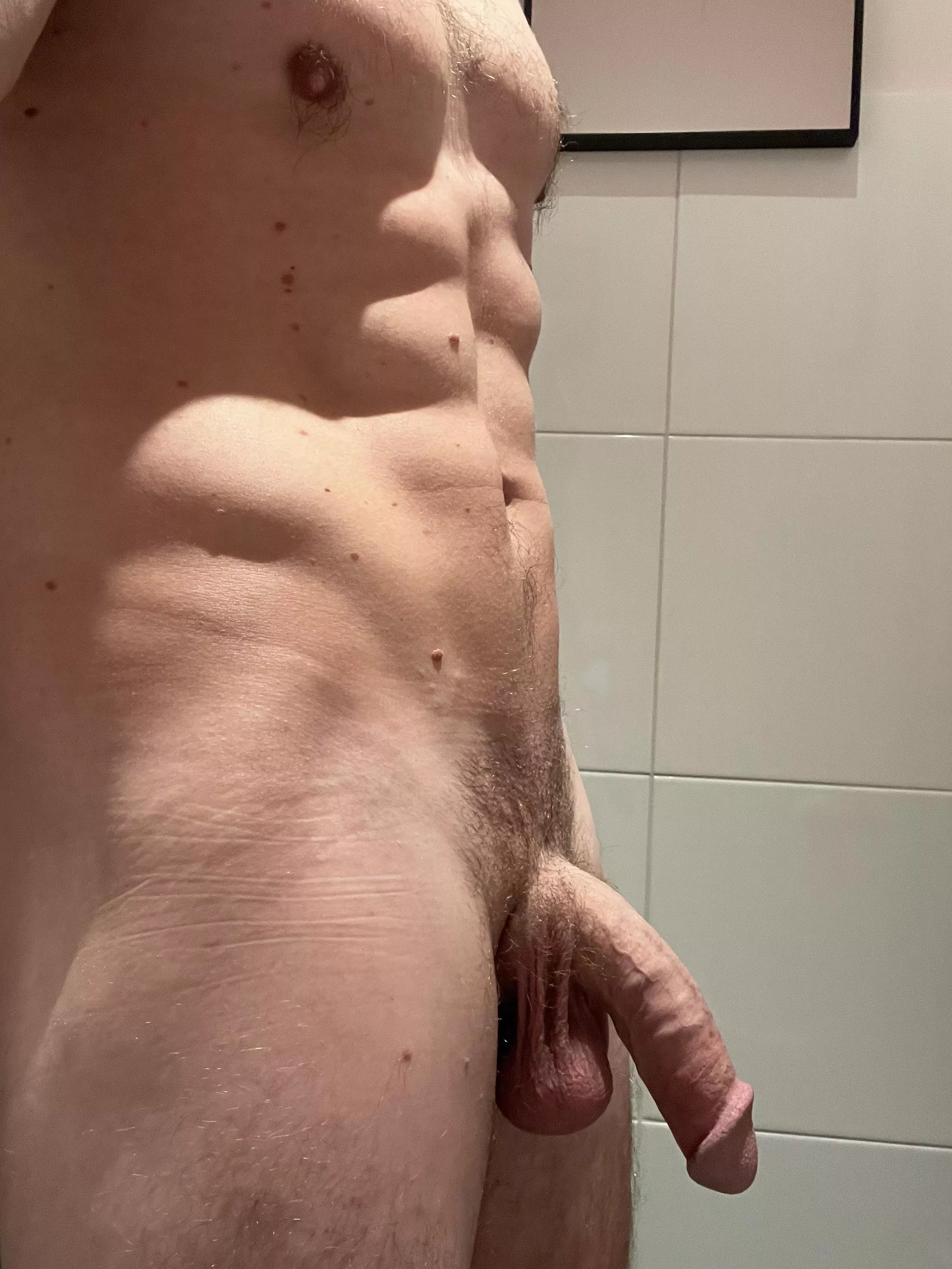 Hey hey! Straight guy. DMs open for big uncuts and couples