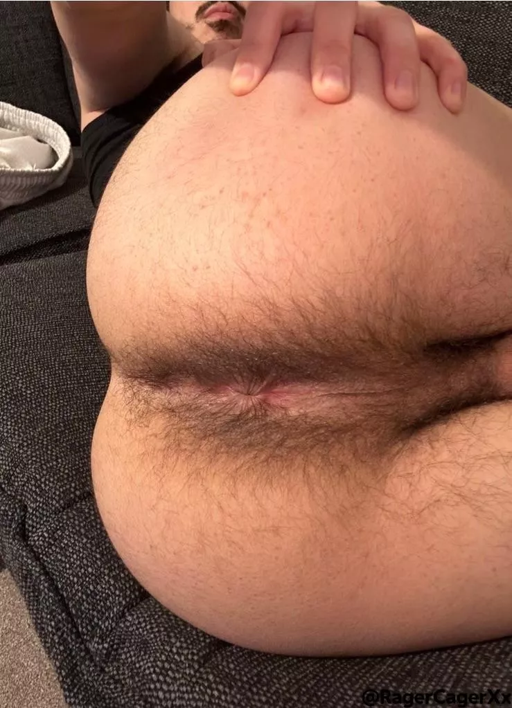 How does my hairy man-hole look? 🐽