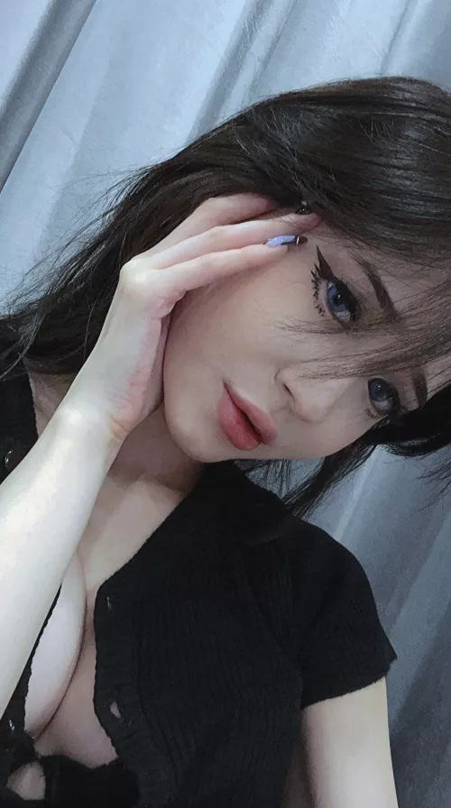 I'm a little on the gothic vibe right now