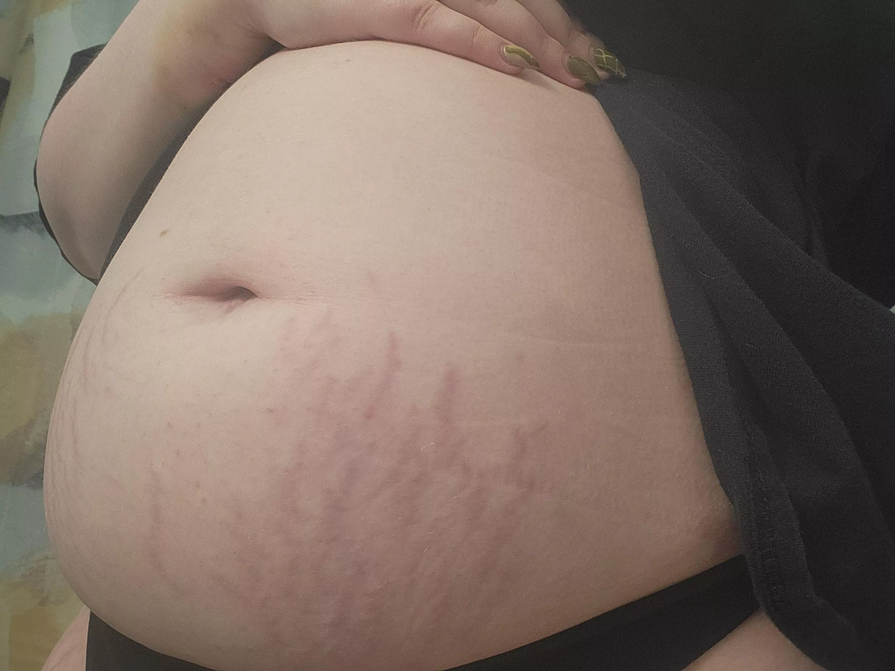 My empty belly is looking huge this morning ❤️