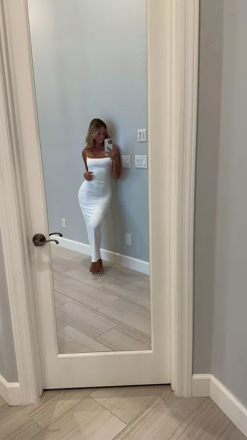 Say three words you'd say to a 19yo blondie