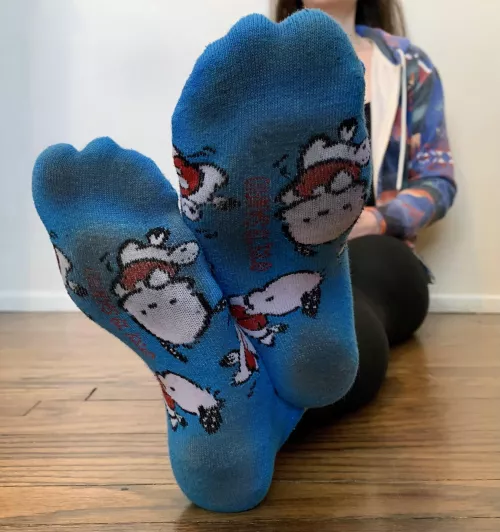 Sniff my cute ankle socks 😋