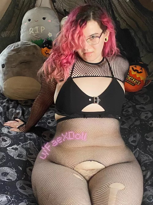 Spend the day between my thighs