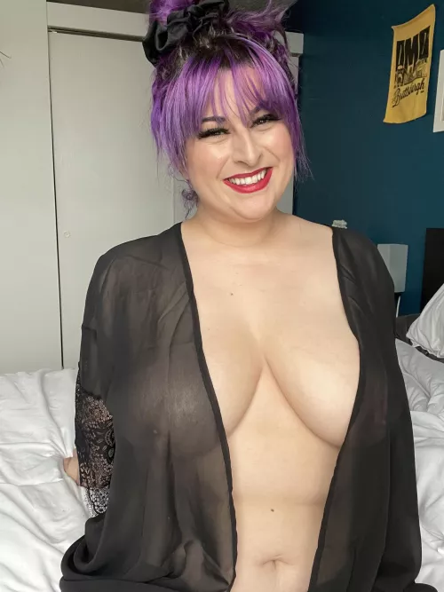 A little nip never hurt anyone 🥰