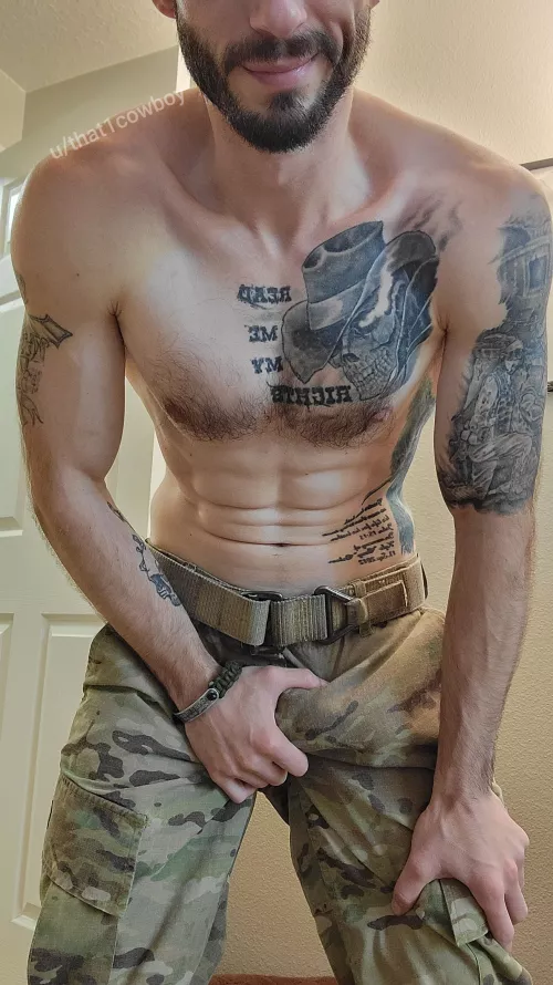 Does the rip of velcro turn anyone on? 🤔 It always made me laugh 😂