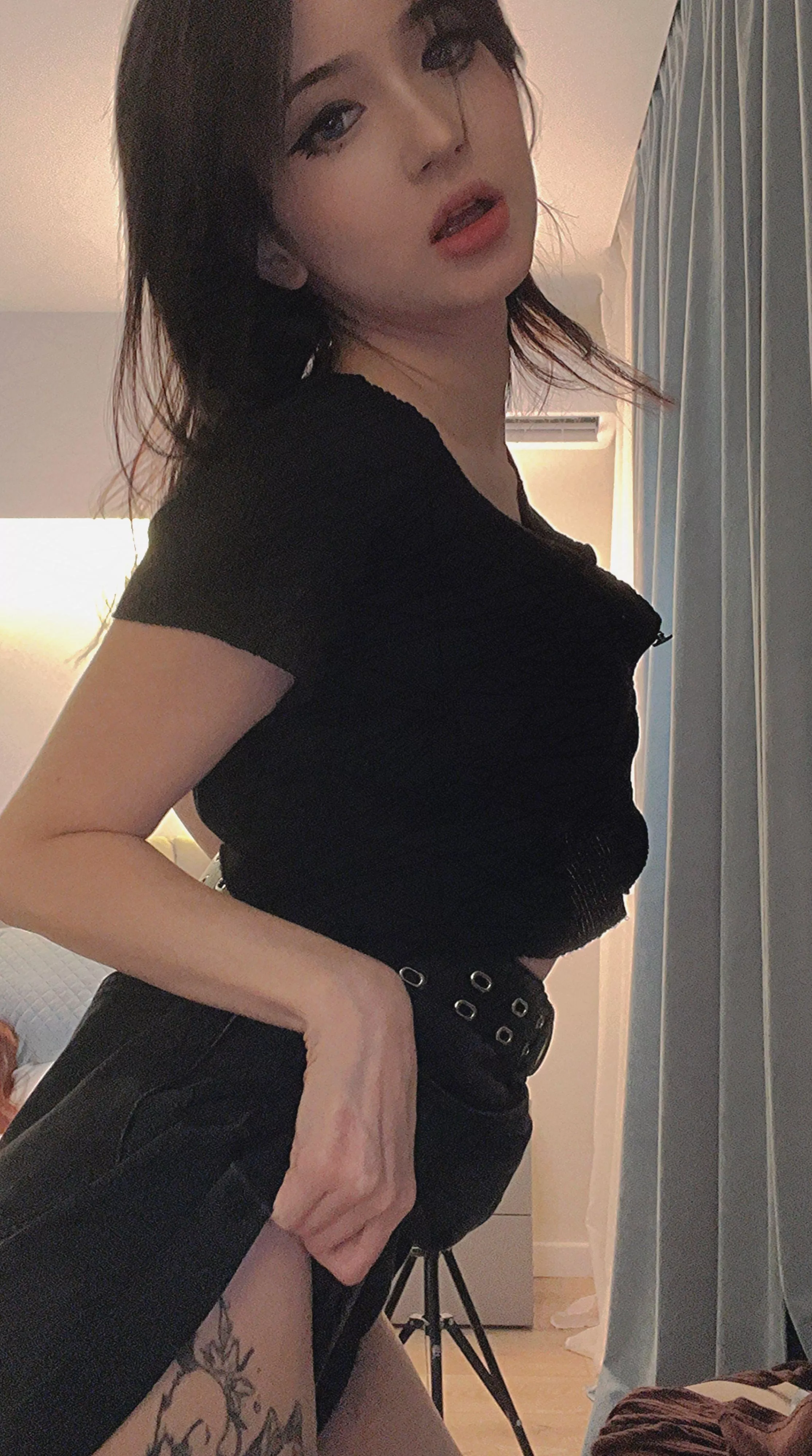 Guys usually fall in love in 20 seconds