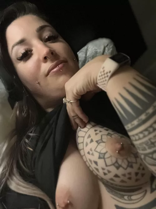 Mandala titty