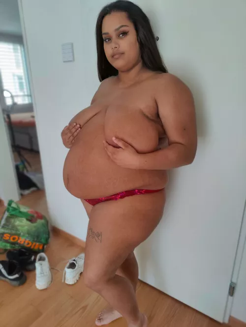 My belly looks like an overinflated ball