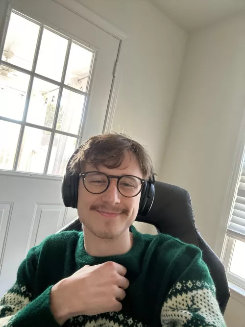 Playing League then a little Stardew later 🫣