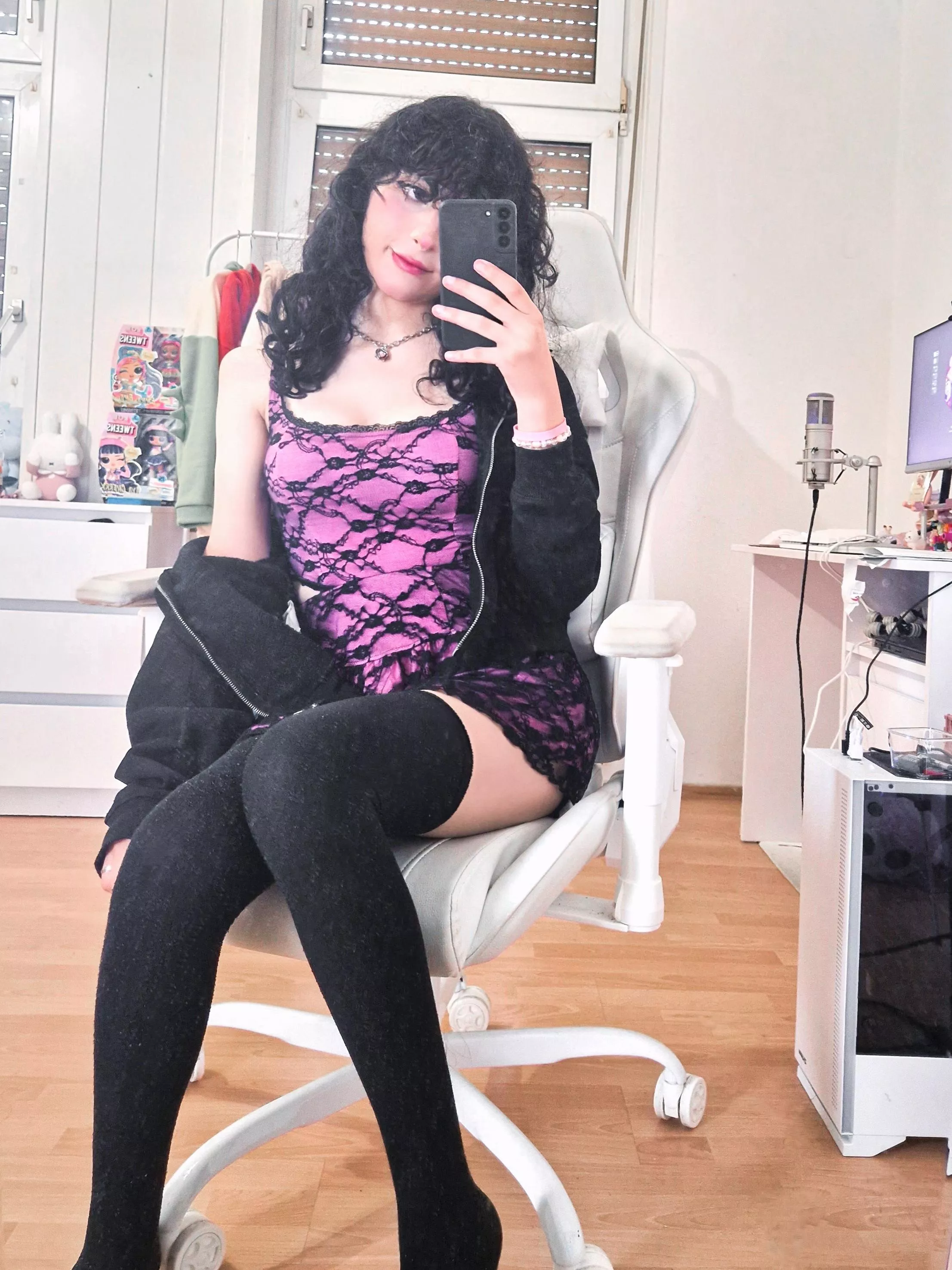 rate my fit from 1-10? 💗👀