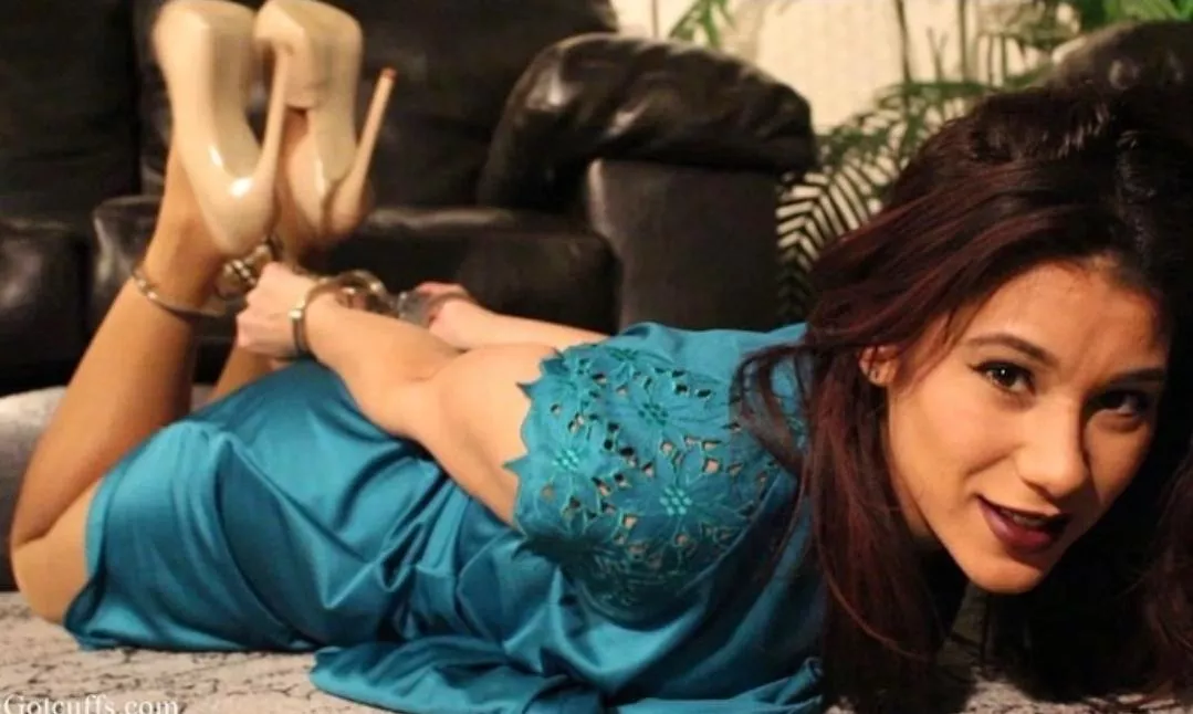 Sahyre in hogcuff of her own making