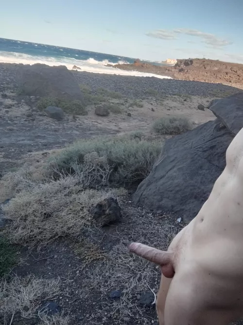 What would you do if you saw me walking around the beach like this 💦👀