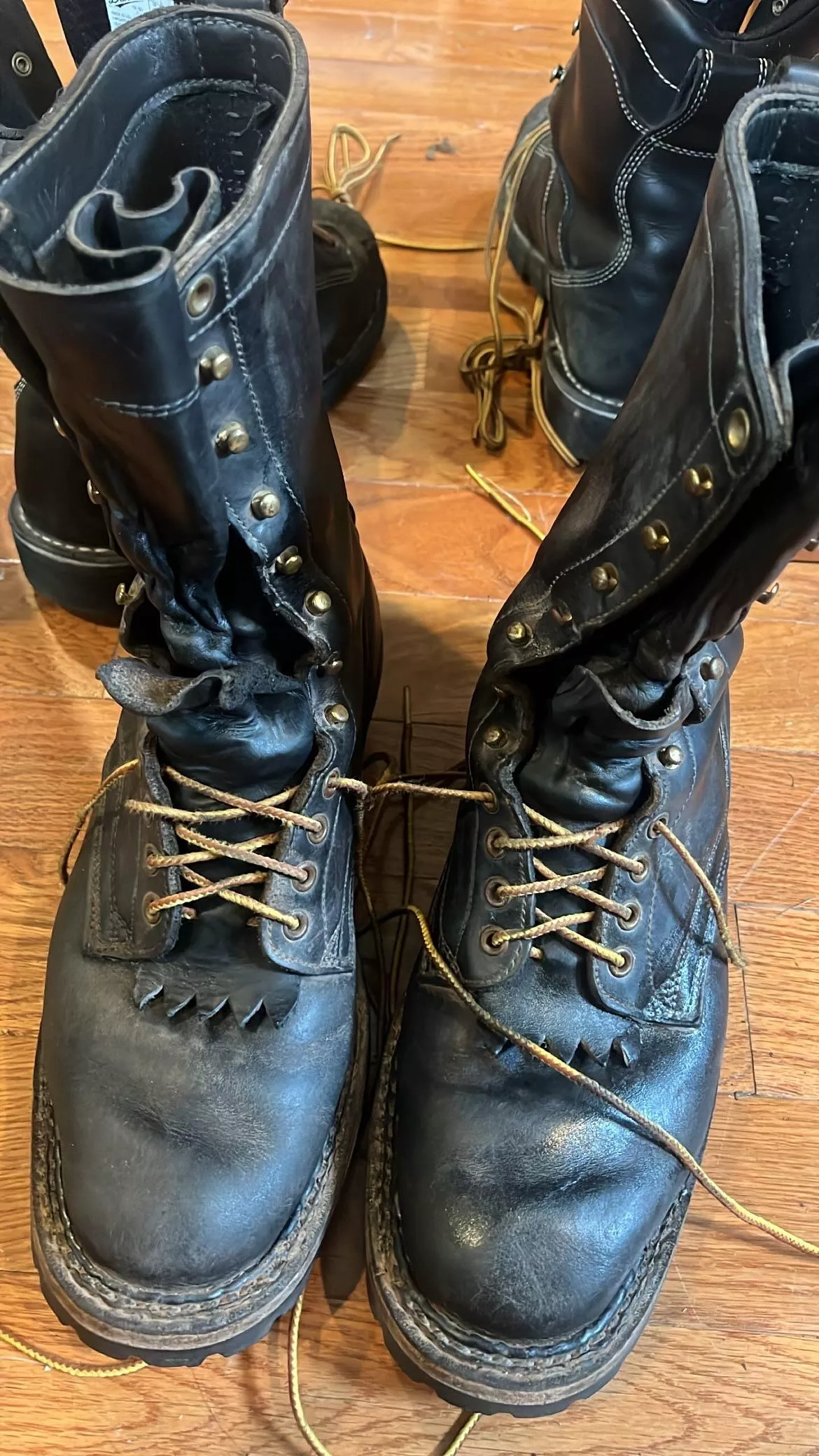 Whites smoke jumpers