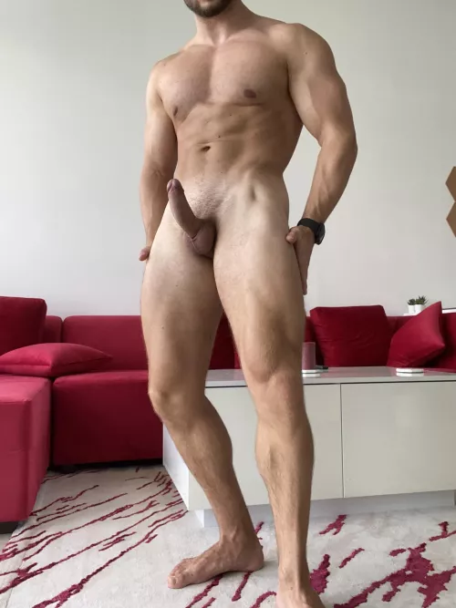 [25] any bro to help me with my posing routine?