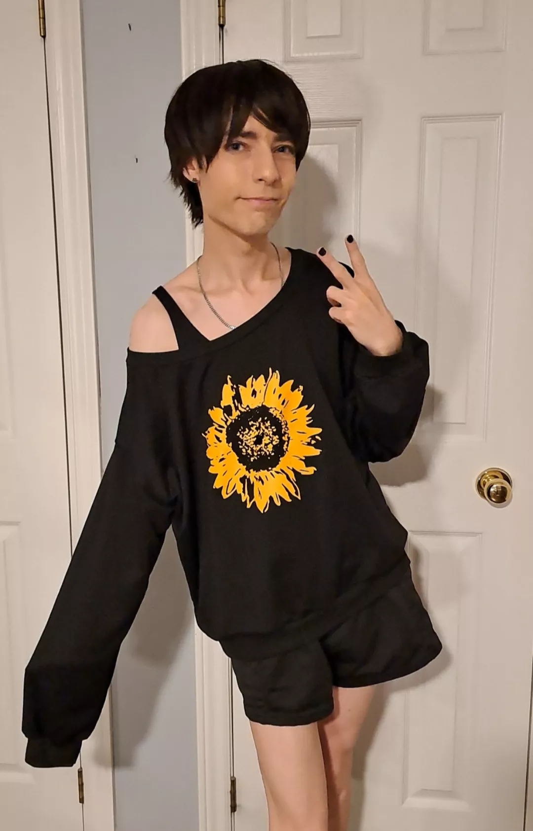 A femboy in your reddit feed! Do you keep him or double him and give to the next person?