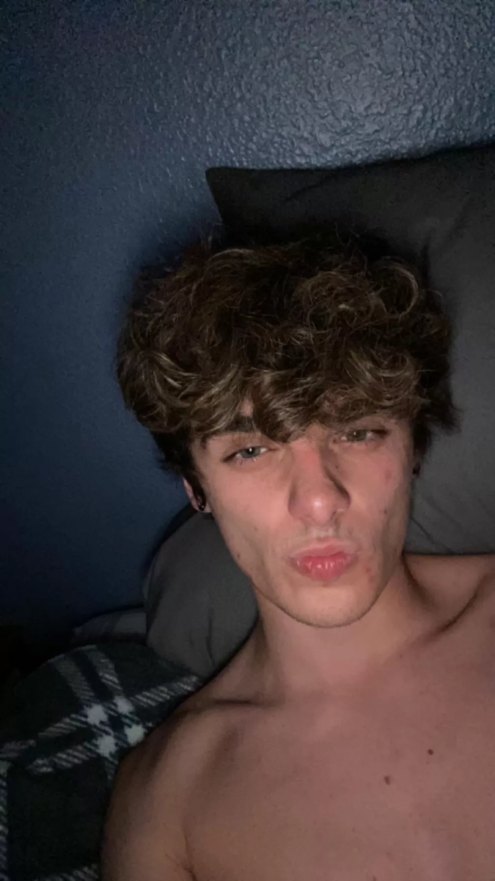 Come give me cuddles