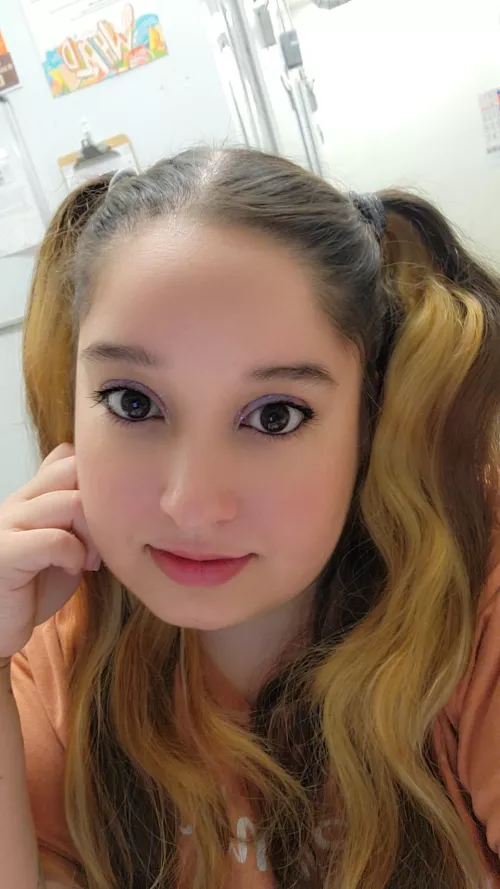 Could you look into my eyes all day?🩵