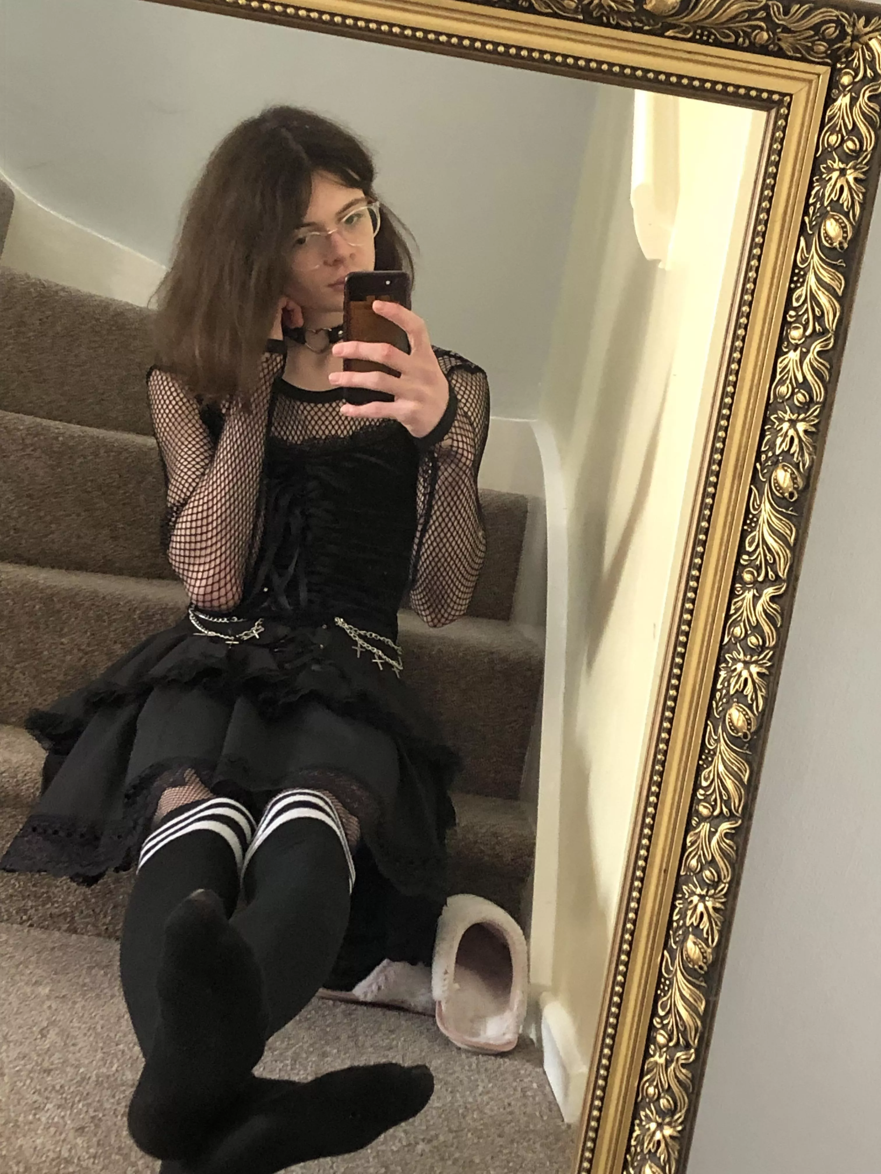 Goth femboi, come say hi (I don’t bite, very often)🖤🖤