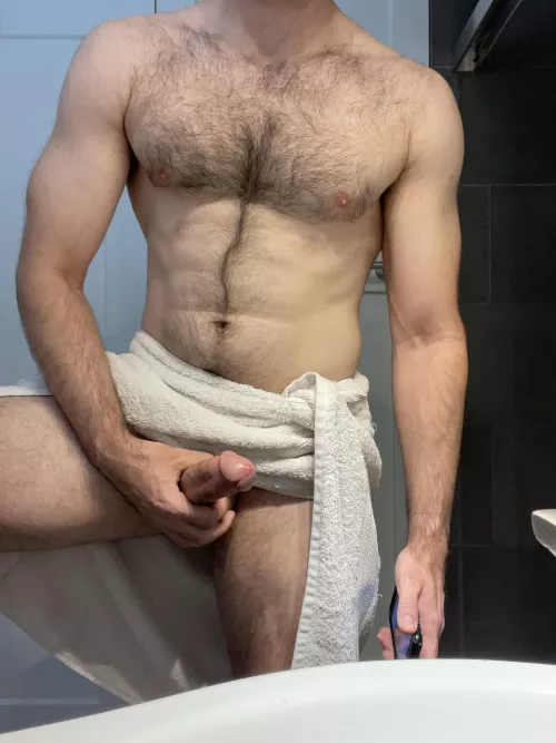 gym then straight to the showers (M)