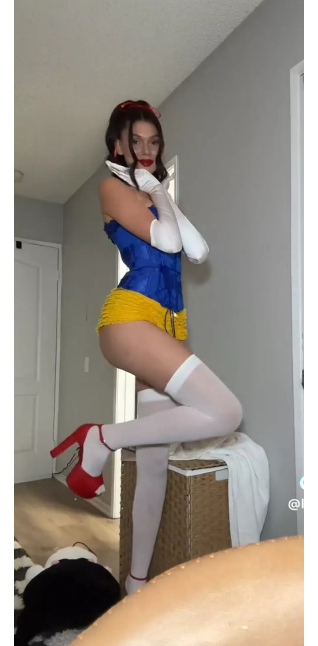 I don't know why she makes me crazy like that