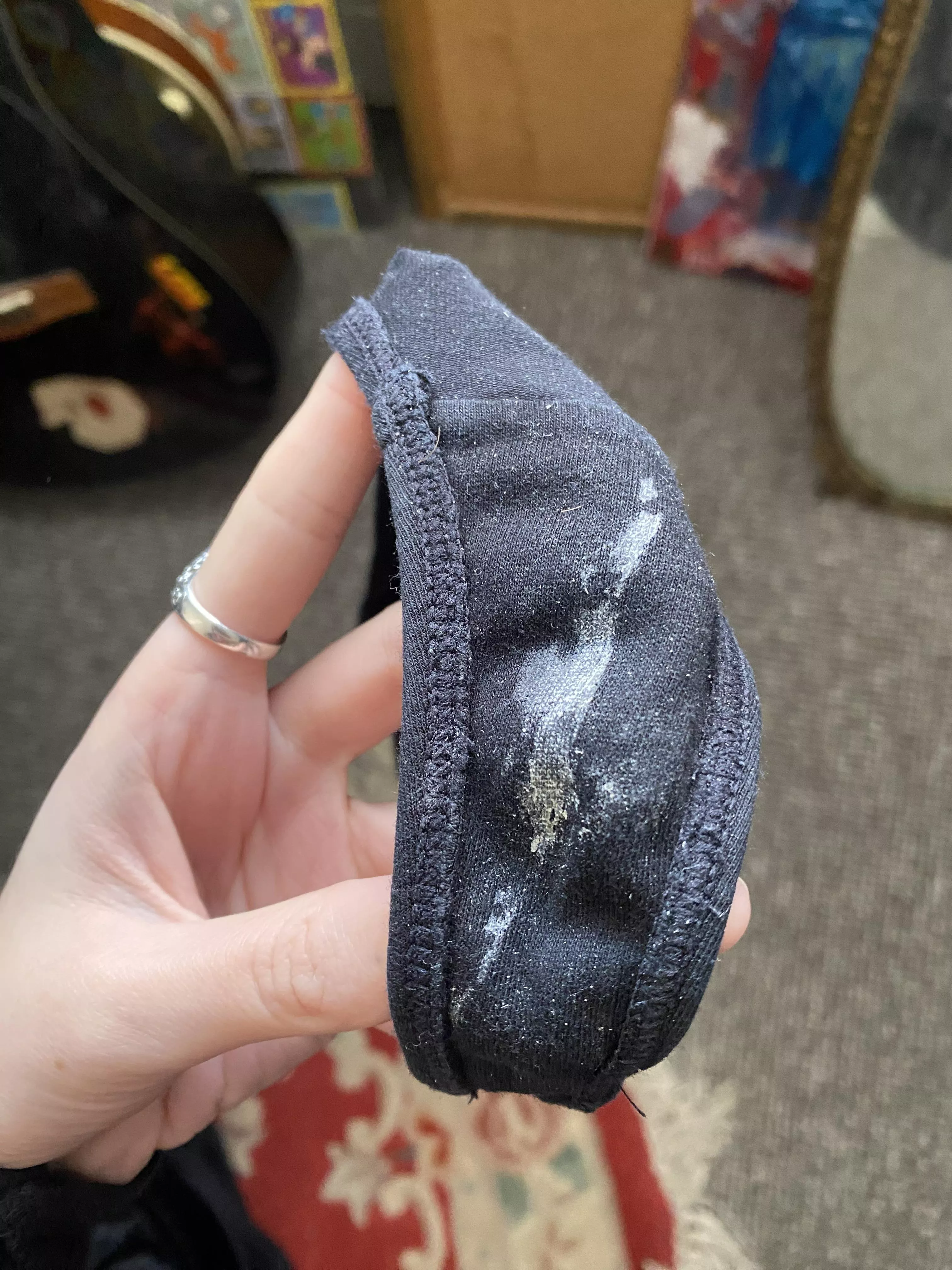 I love waking up to my mess 👅 Who wants to clean it up?