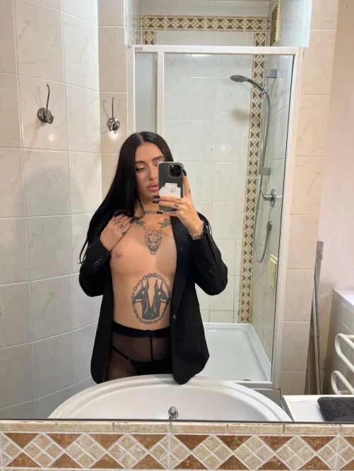 Love showing my body off