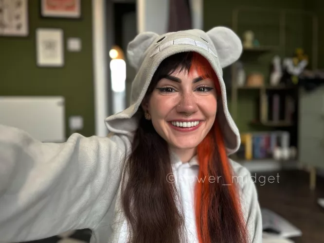 Not a sexy post but I got a totoro onesie and I love it 🥹