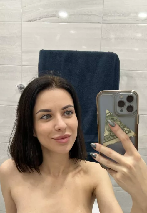 The best selfie with these beautiful nipples