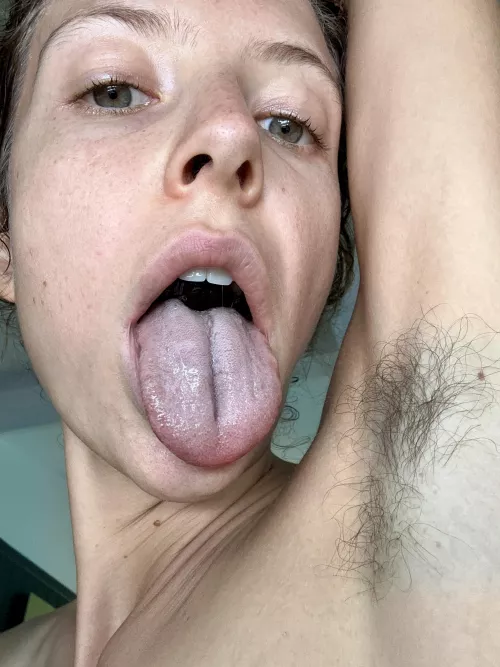 Who licks these long hairy pits first?