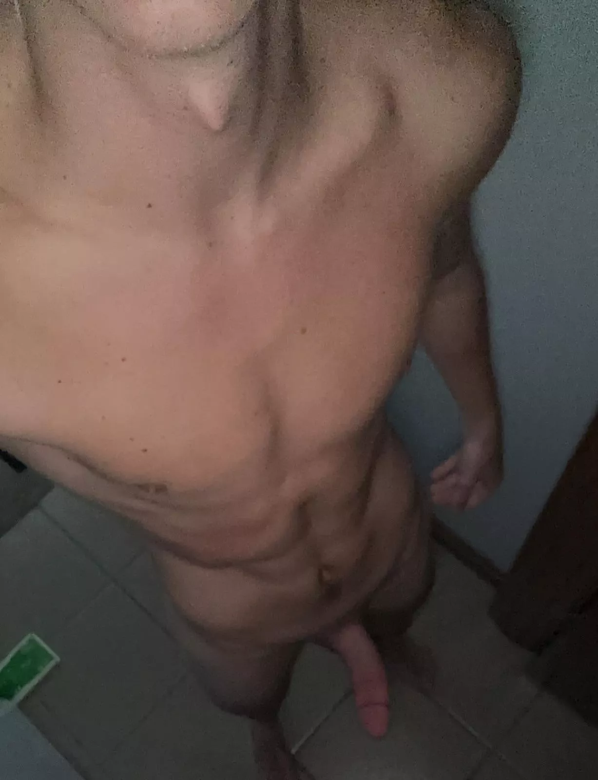 22 fit college looking for same hmu w pics. (PA/Wv)++++