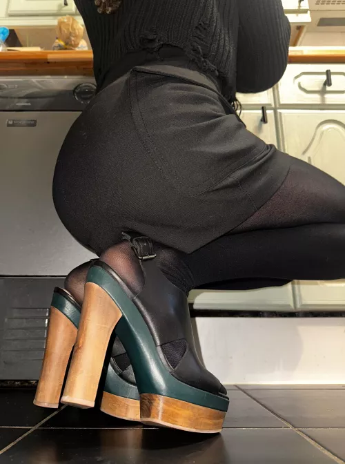 Been at work all day in my Marnie heels🥰🥰 me feet hurt today though.